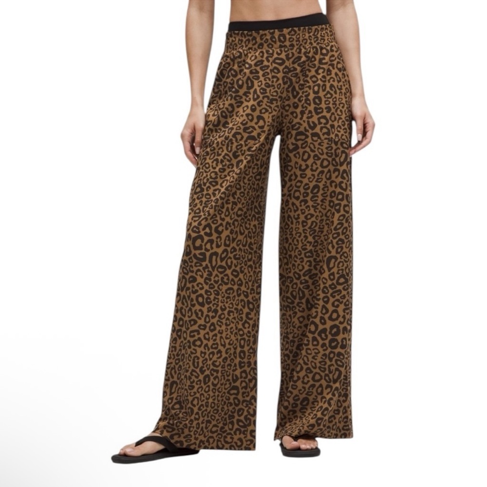 lululemon athletica Swift Mid-Rise Wide-Leg Pants - Leopard Print